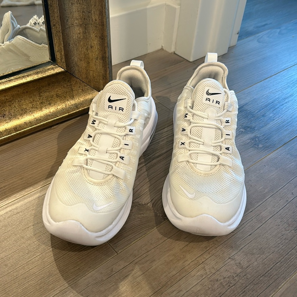 Nike Air Max Axis